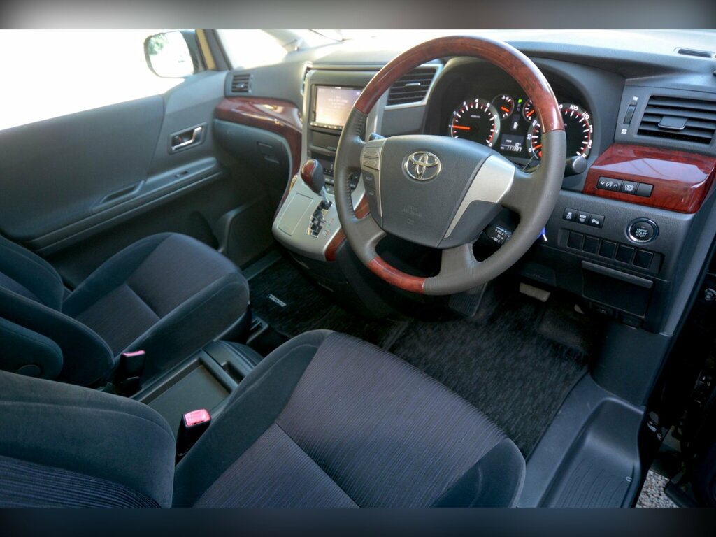 Toyota Vellfire 2.4 Z Edition - Eight Seater - Ulez Black #2