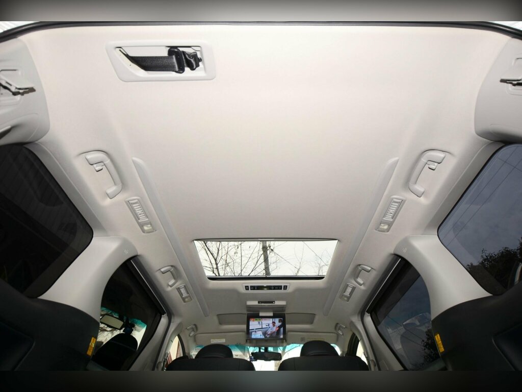 Toyota Vellfire 2.4 Auto Black #40