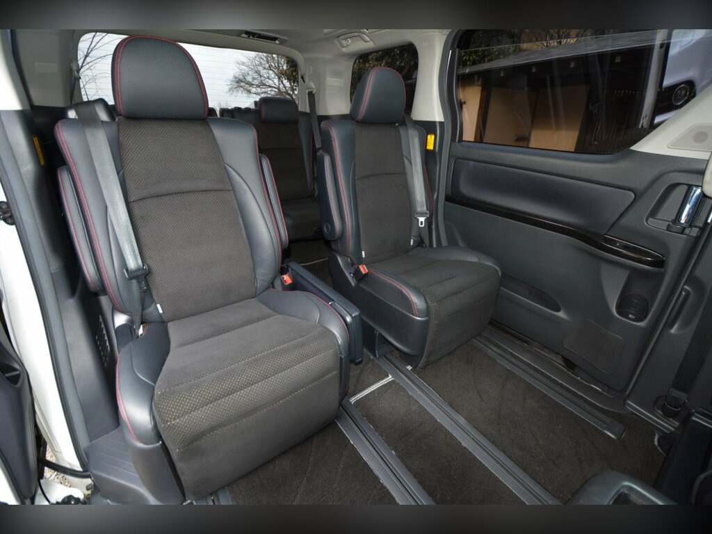 Toyota Vellfire 2.4 Auto Black #23
