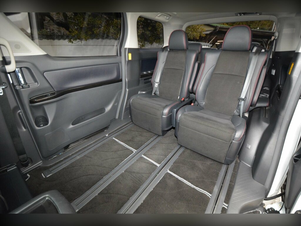 Toyota Vellfire 2.4 Auto Black #31
