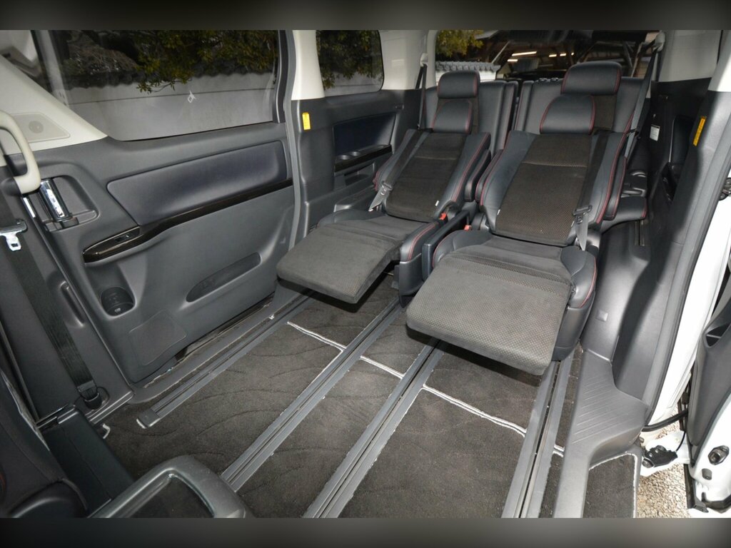 Toyota Vellfire 2.4 Auto Black #32