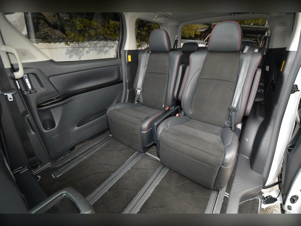 Toyota Vellfire 2.4 Auto Black #30