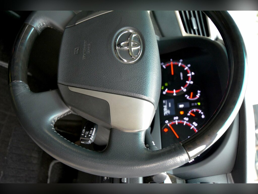 Toyota Vellfire 2.4 Auto Black #45