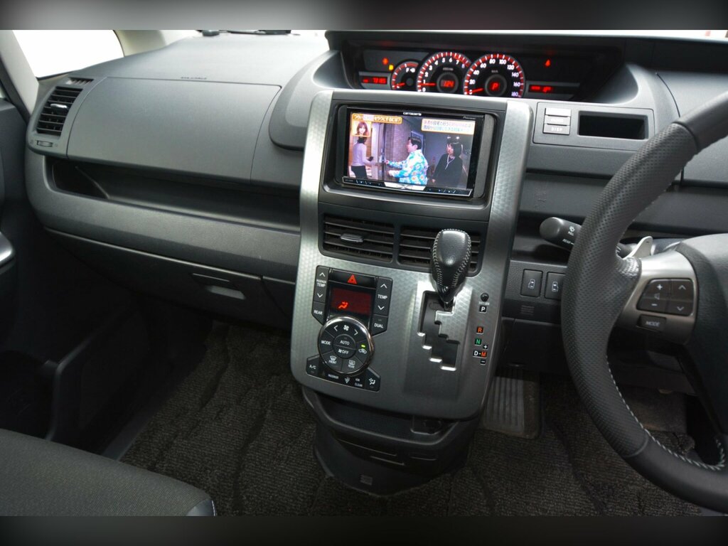 Toyota Voxy Mpv 2.0 8 Seats Ulez Compliance 201363 Black #41