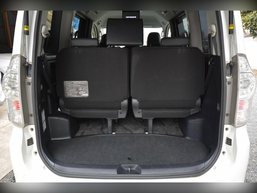 Toyota Voxy Mpv 2.0 8 Seats Ulez Compliance 201363 Black #33
