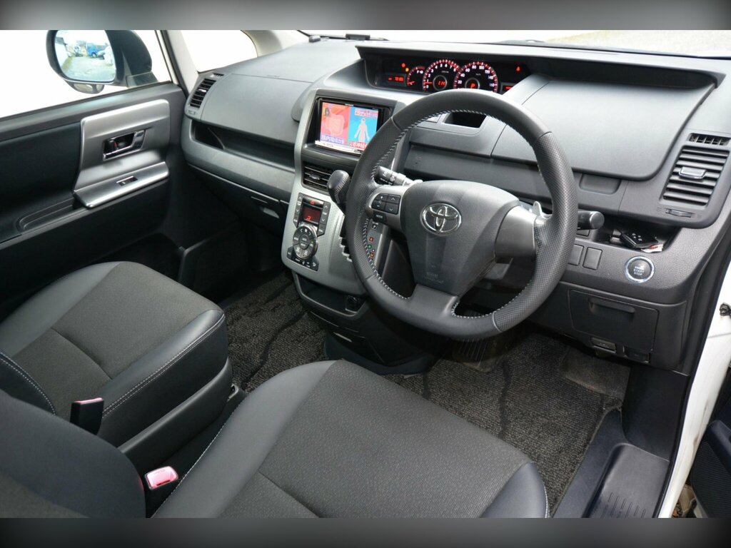 Toyota Voxy 2.0 Zs Kiramaki Aero Styling - 8 Seater White #2
