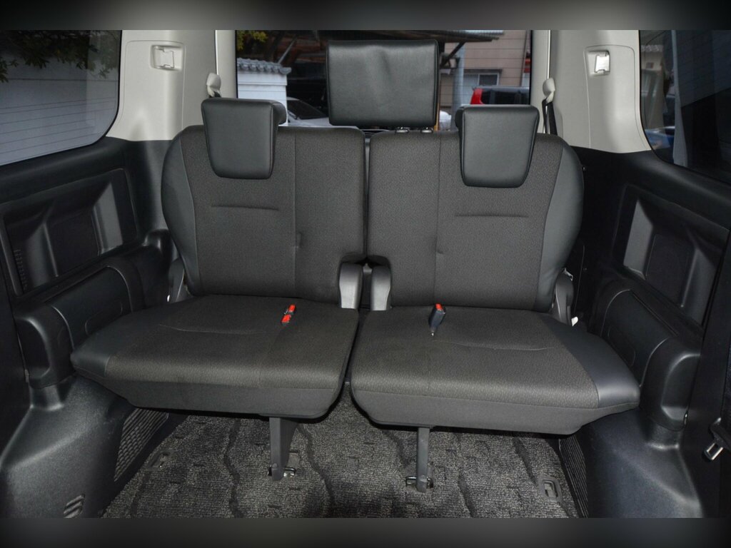Toyota Voxy Mpv 2.0 8 Seats Ulez Compliance 201363 Black #32