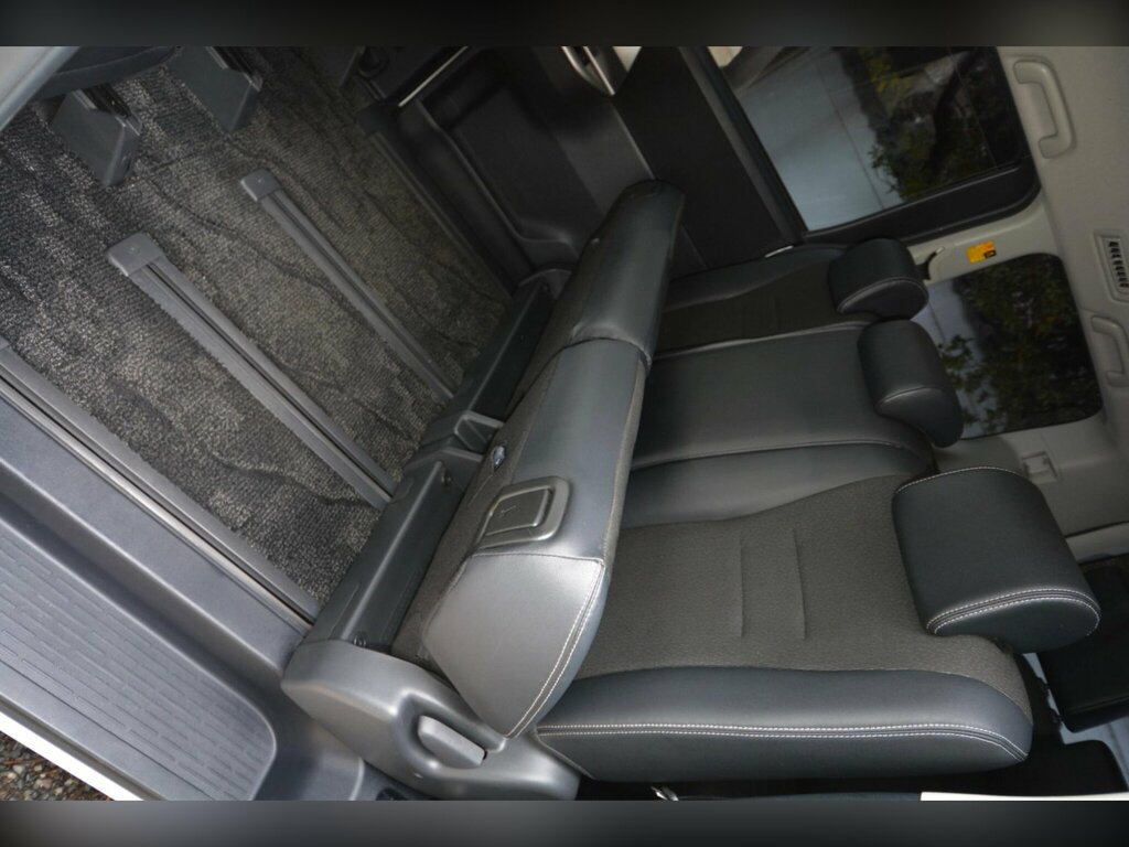 Toyota Voxy Mpv 2.0 8 Seats Ulez Compliance 201363 Black #30