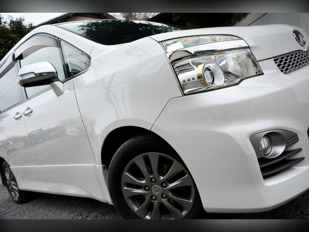 Toyota Voxy 2.0 Zs Kiramaki Aero Styling - 8 Seater White #5
