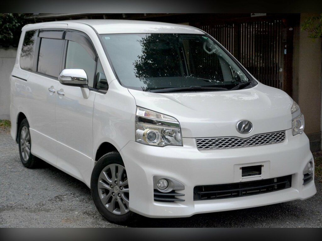 Toyota Voxy 2.0 Zs Kiramaki Aero Styling - 8 Seater White