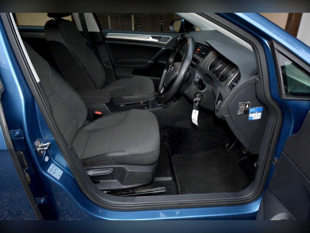 Volkswagen Golf Black #21