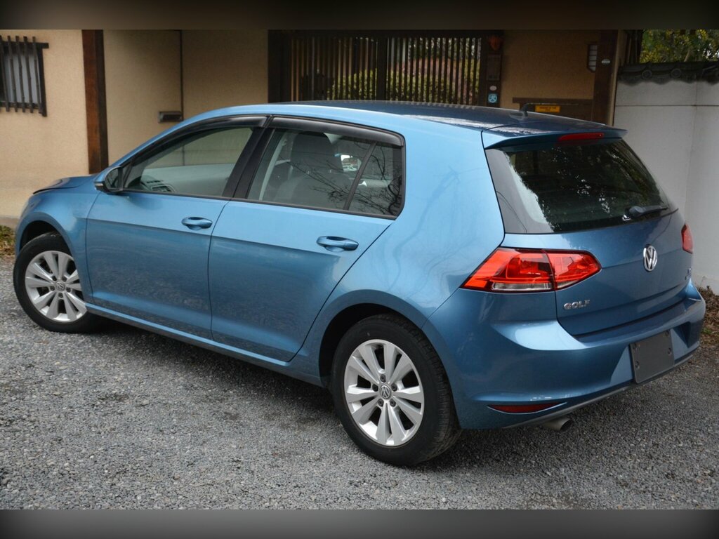 Volkswagen Golf Black #7