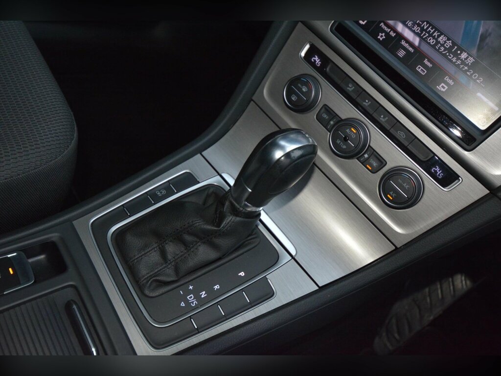 Volkswagen Golf Black #47