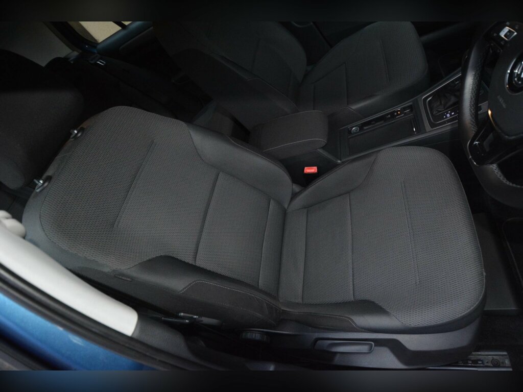 Volkswagen Golf Black #20