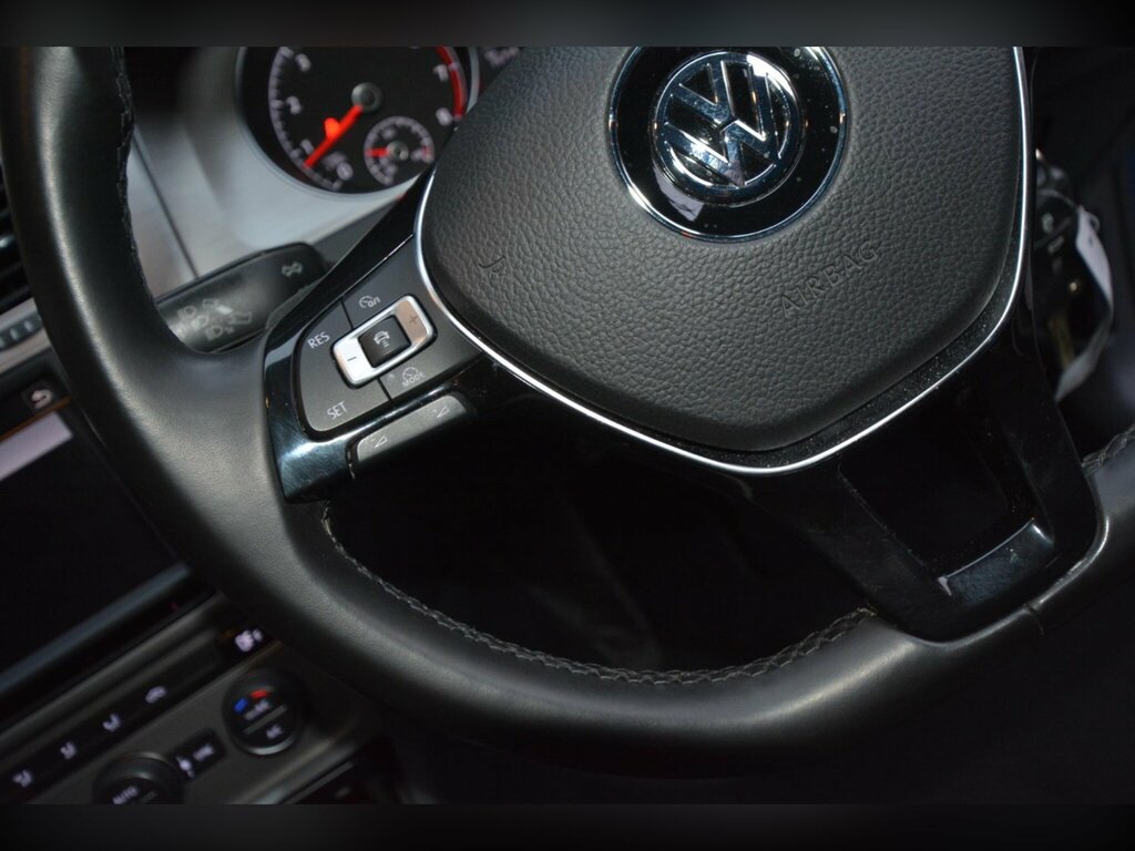 Volkswagen Golf Black #41