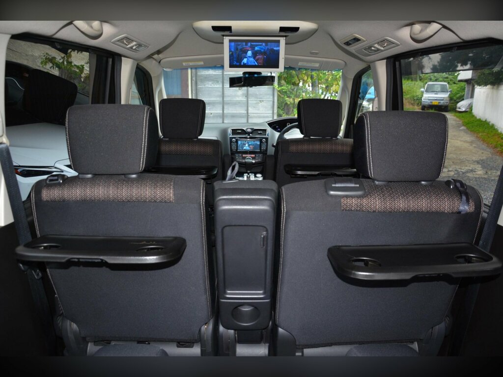 Nissan Serena Automatic 5dr White #37