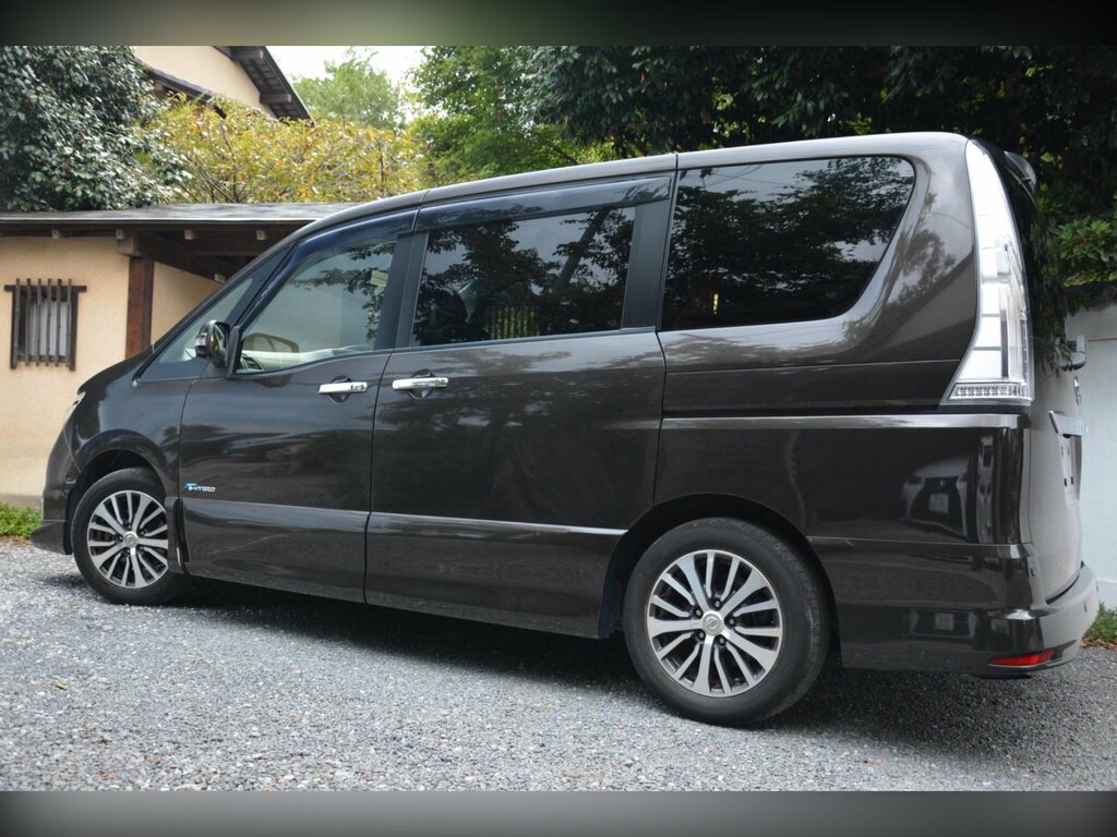 Nissan Serena Automatic 5dr White #16