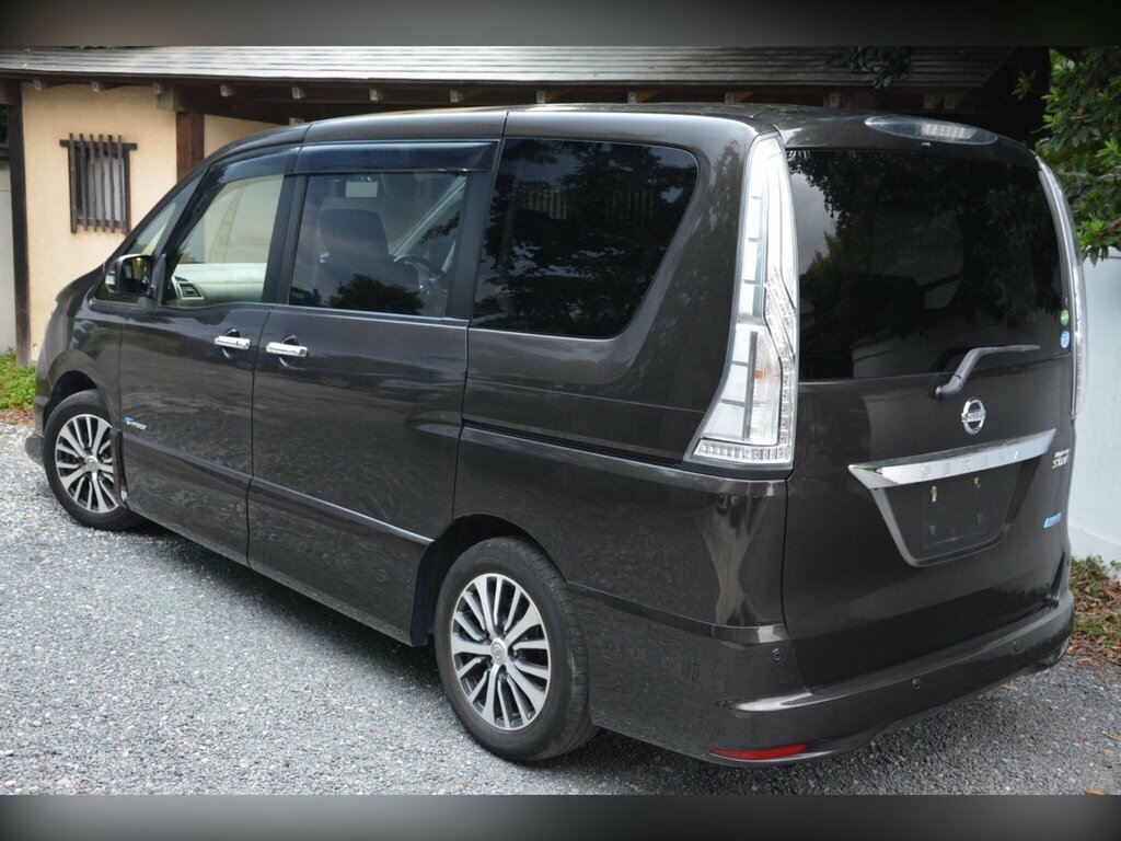 Nissan Serena Automatic 5dr White #15