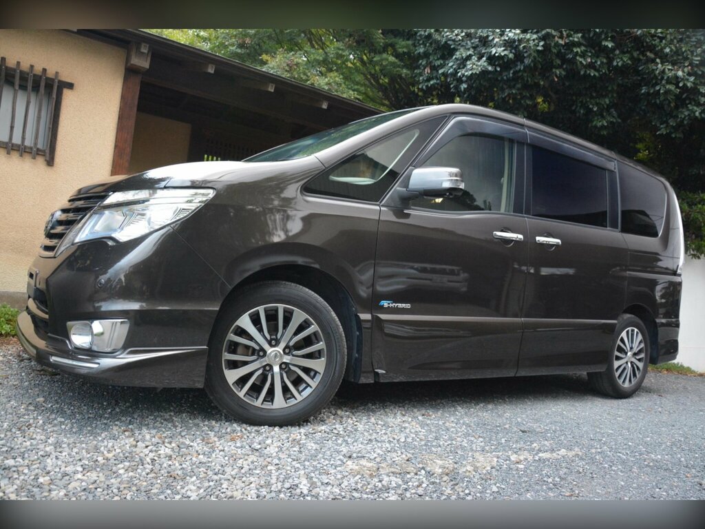 Nissan Serena Automatic 5dr White #12