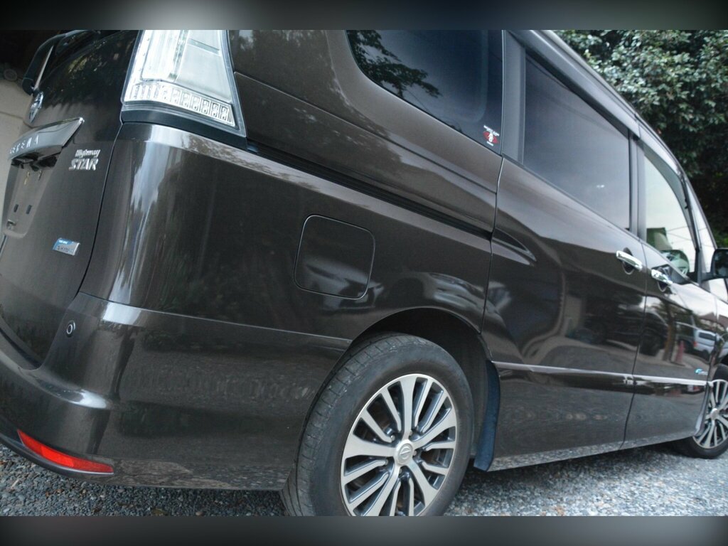 Nissan Serena Automatic 5dr White #9