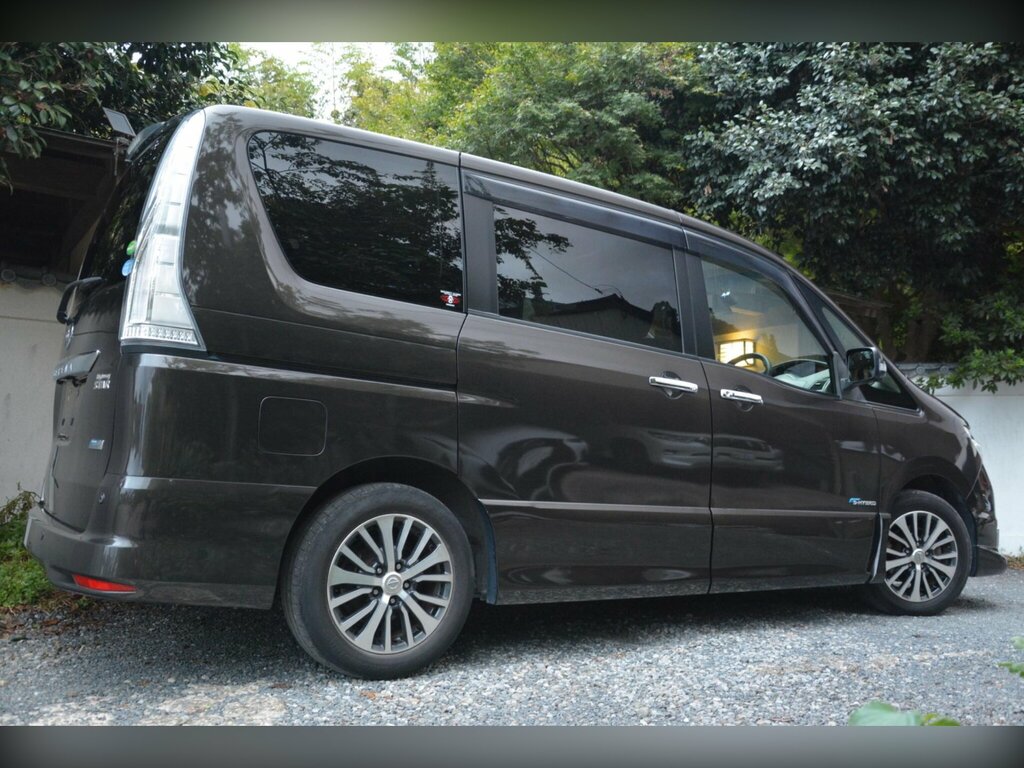 Nissan Serena Automatic 5dr White #8