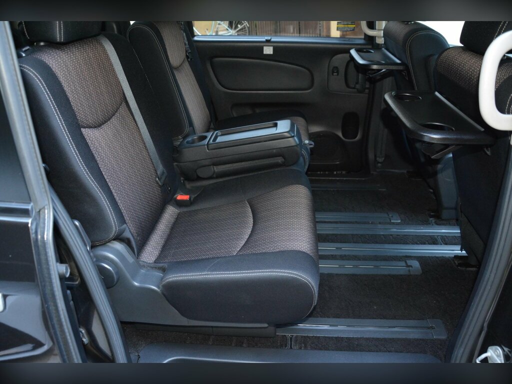 Nissan Serena Automatic 5dr White #22
