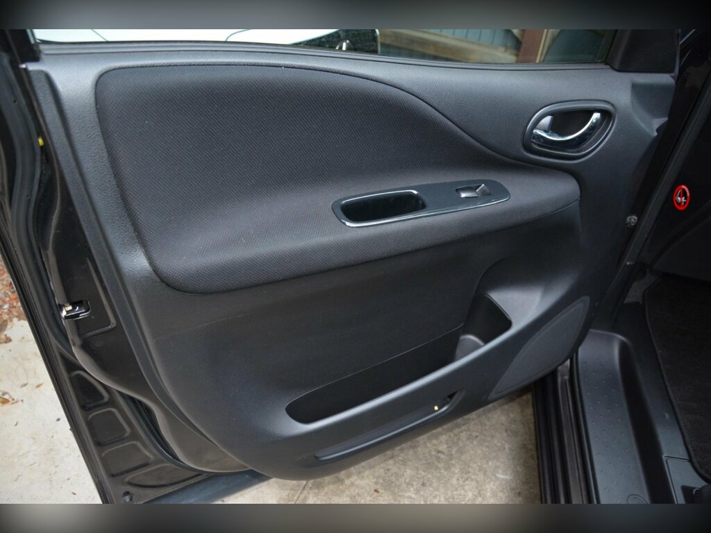 Nissan Serena Automatic 5dr White #29