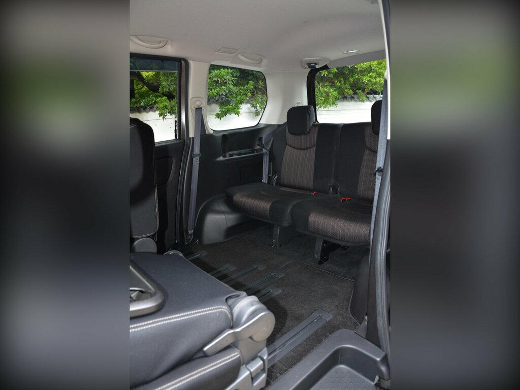 Nissan Serena Automatic 5dr White #35