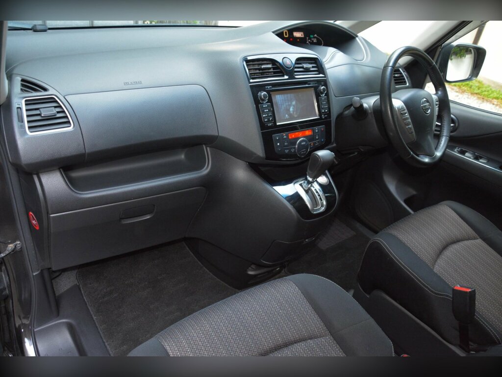 Nissan Serena Automatic 5dr White #24