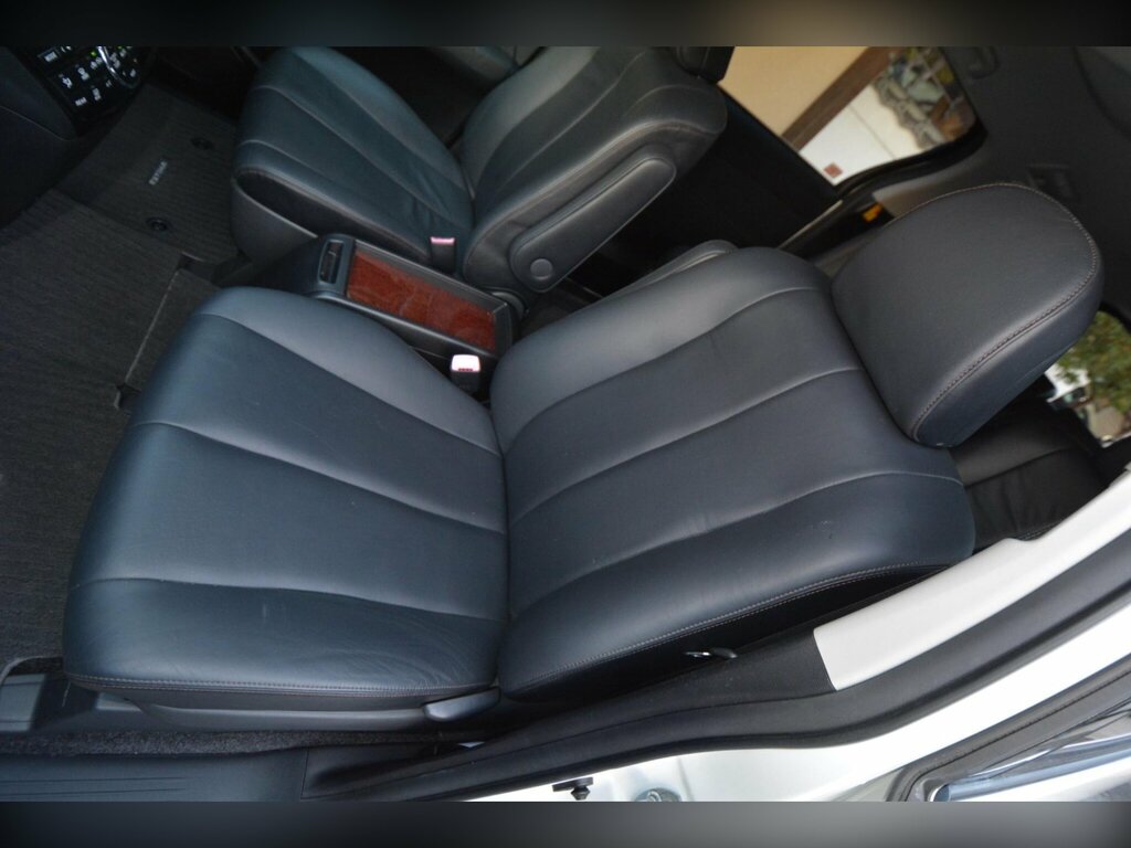Toyota Estima Hatchback Black #29