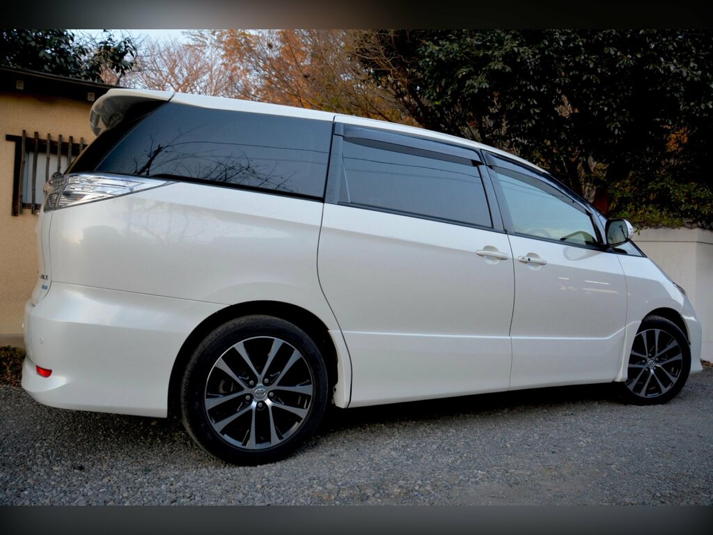 Toyota Estima Hatchback Black #8