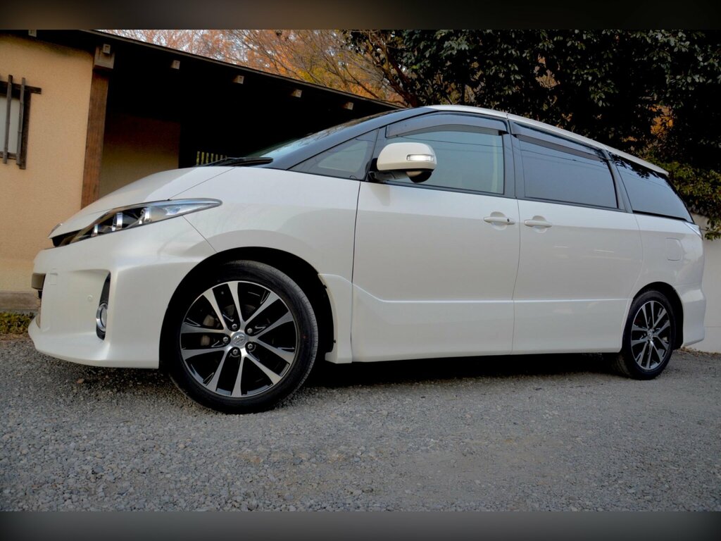 Toyota Estima Hatchback Black #13