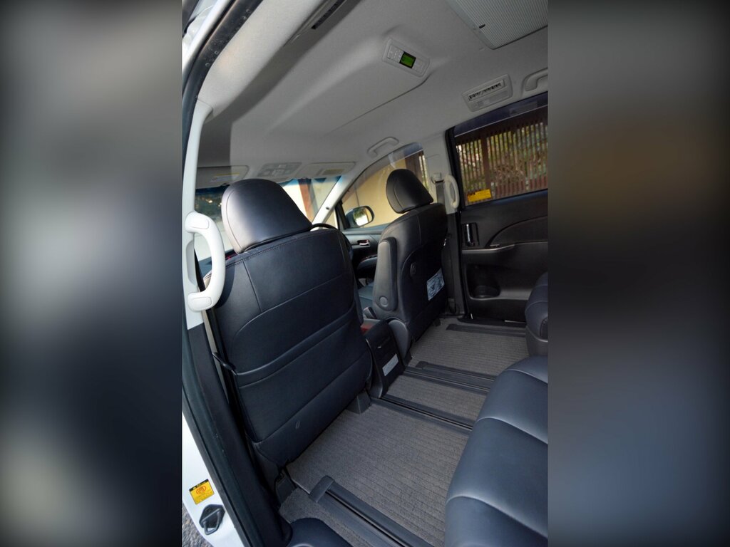 Toyota Estima Hatchback Black #25