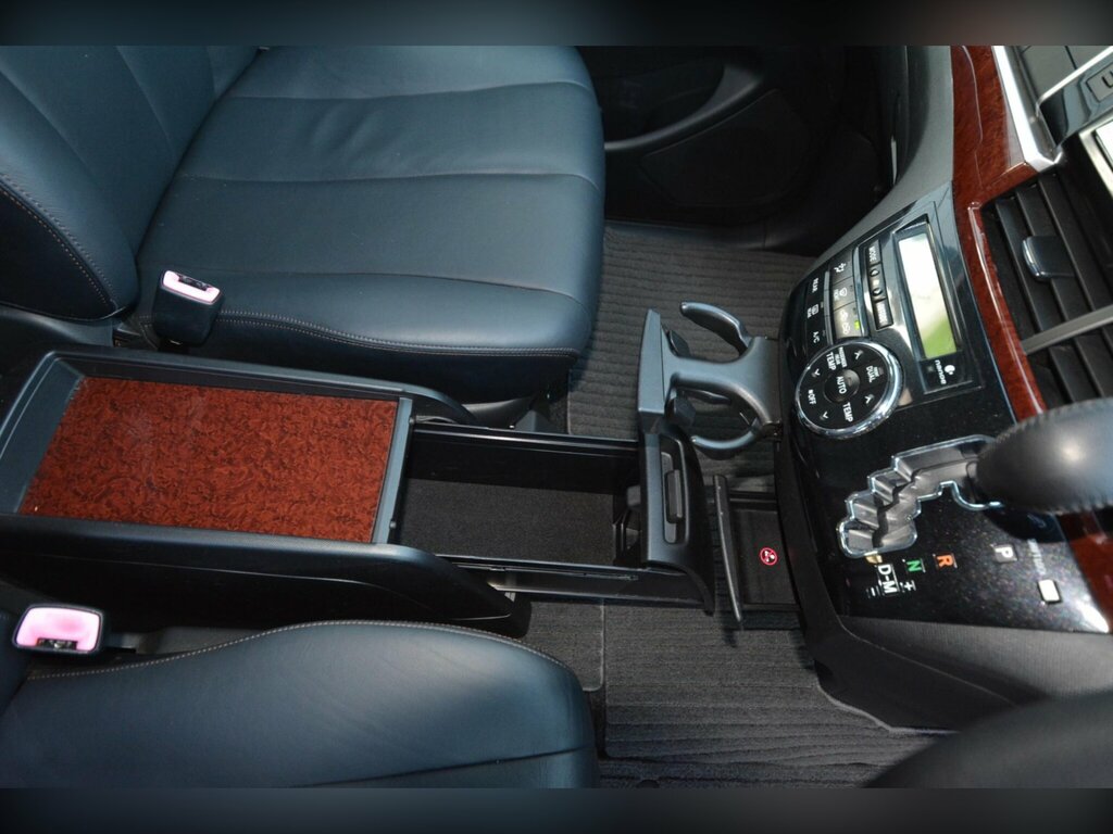 Toyota Estima Hatchback Black #56