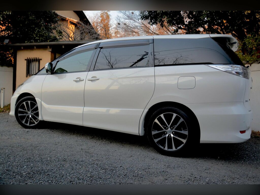 Toyota Estima Hatchback Black #16