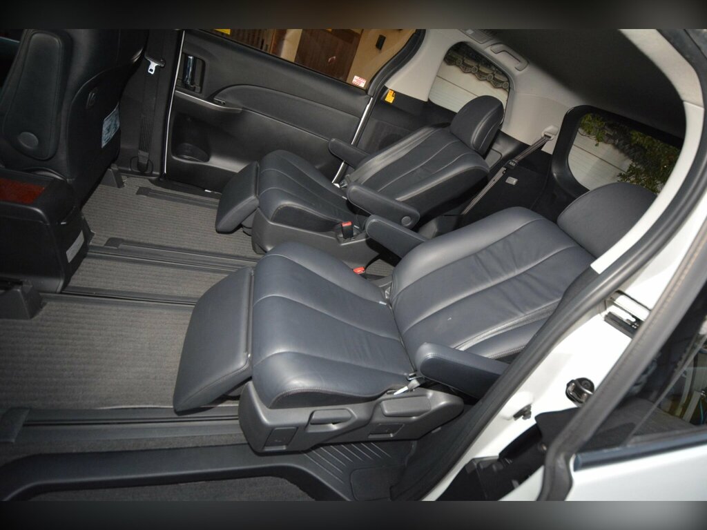 Toyota Estima Hatchback Black #34