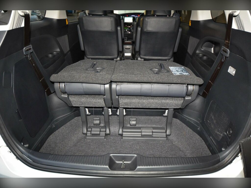 Toyota Estima Hatchback Black #42