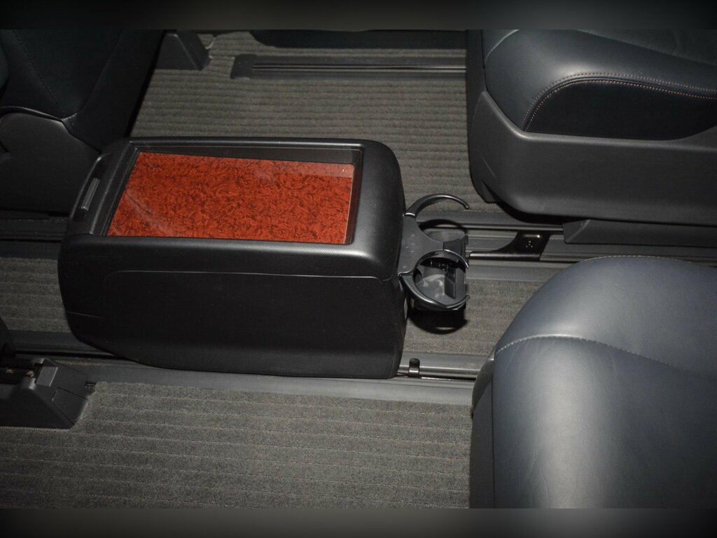 Toyota Estima Hatchback Black #57