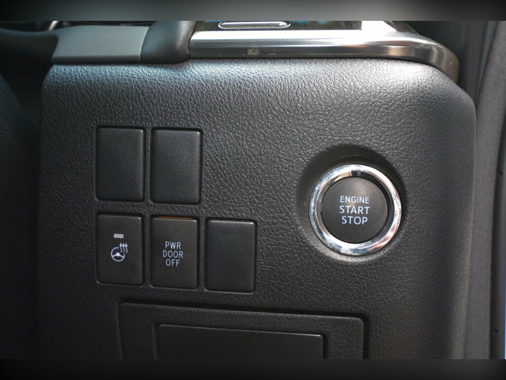 Toyota Vellfire Mpv 2.4Cc 200808 White #54