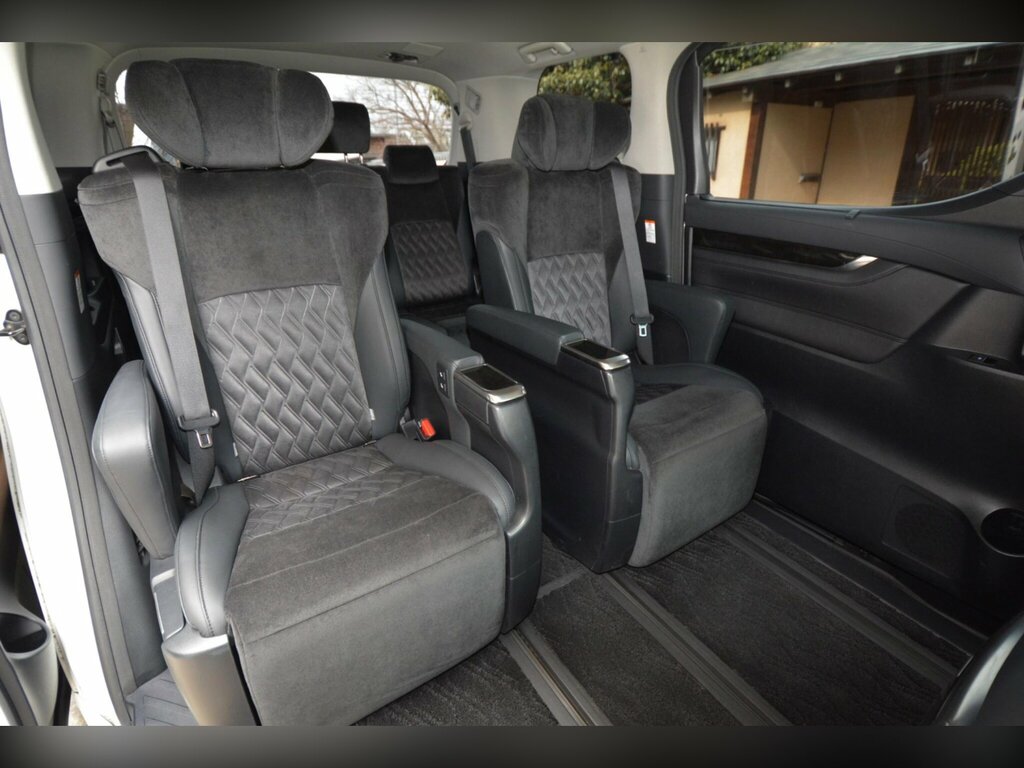 Toyota Vellfire Mpv 2.4Cc 200808 White #30