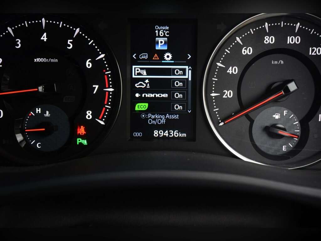 Toyota Vellfire Mpv 2.4Cc 200808 White #44