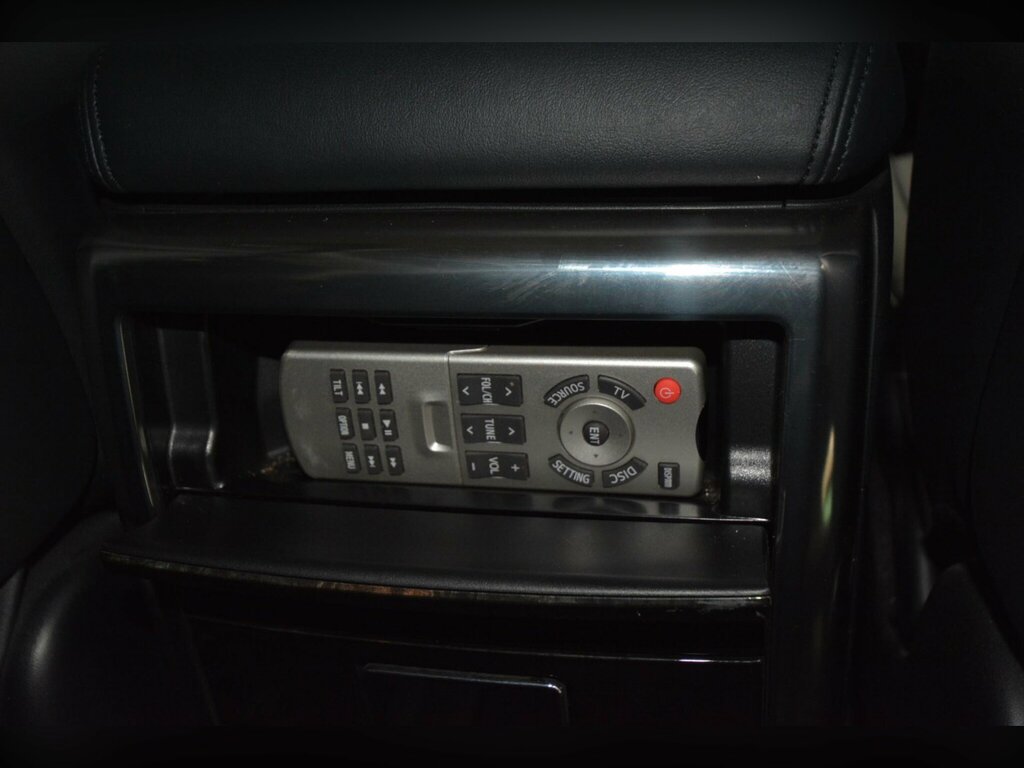 Toyota Vellfire Mpv 2.4Cc 200808 White #61