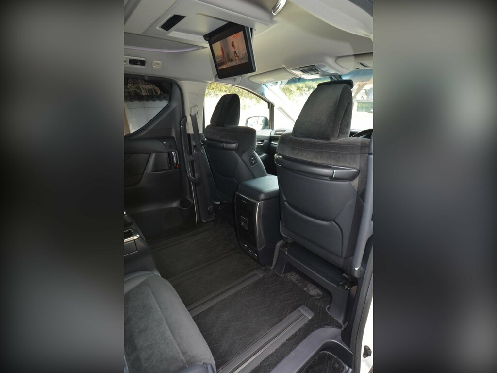Toyota Vellfire Mpv 2.4Cc 200808 White #29