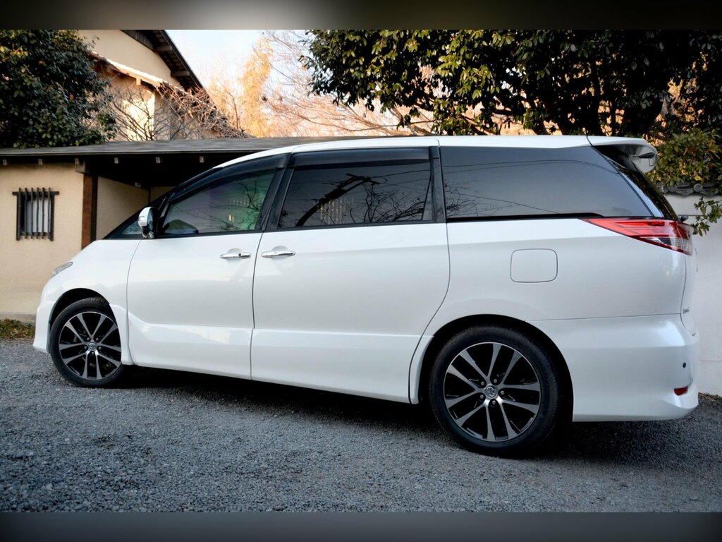 Toyota Estima Mpv Black #15