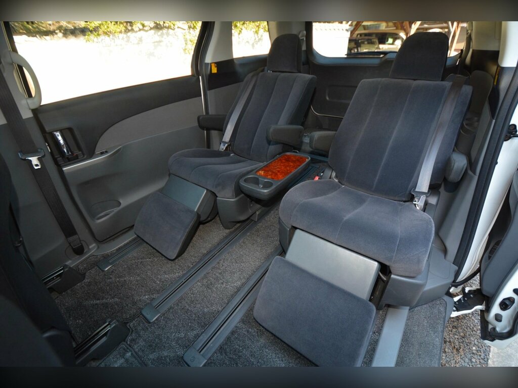 Toyota Estima Mpv Black #34
