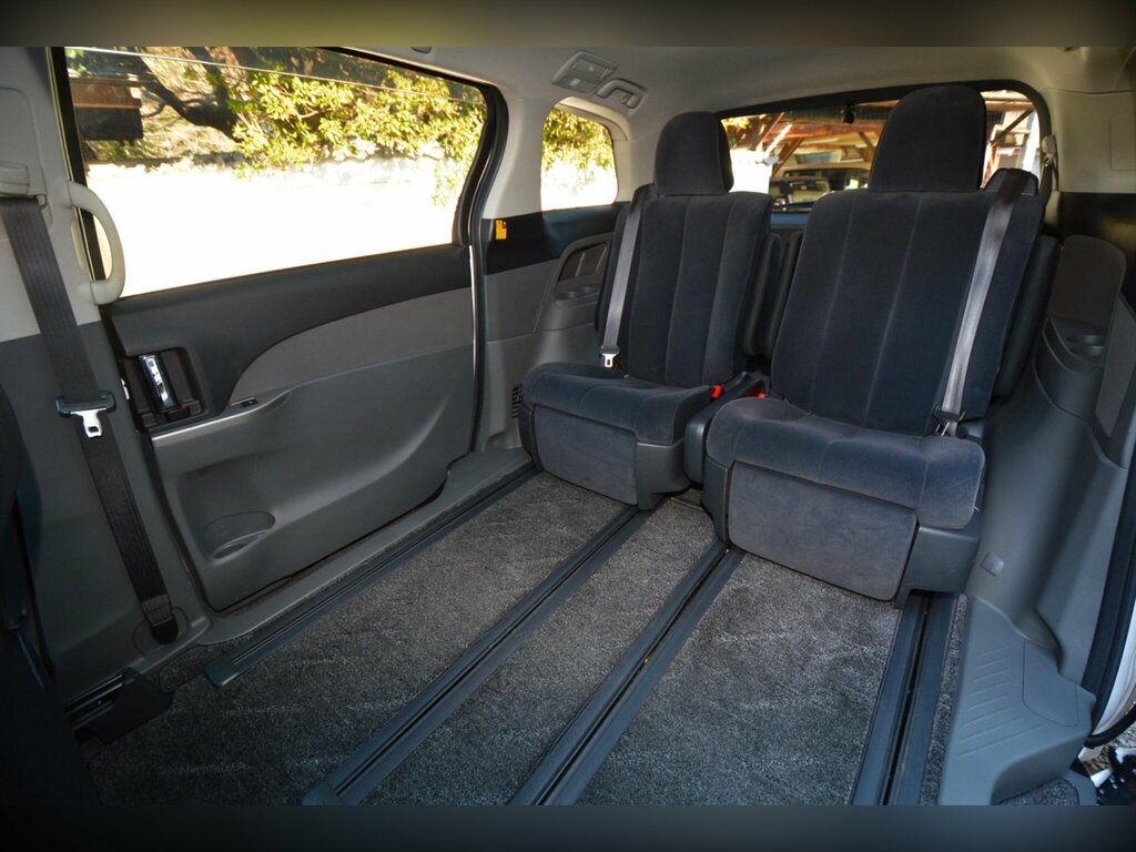 Toyota Estima Mpv Black #30