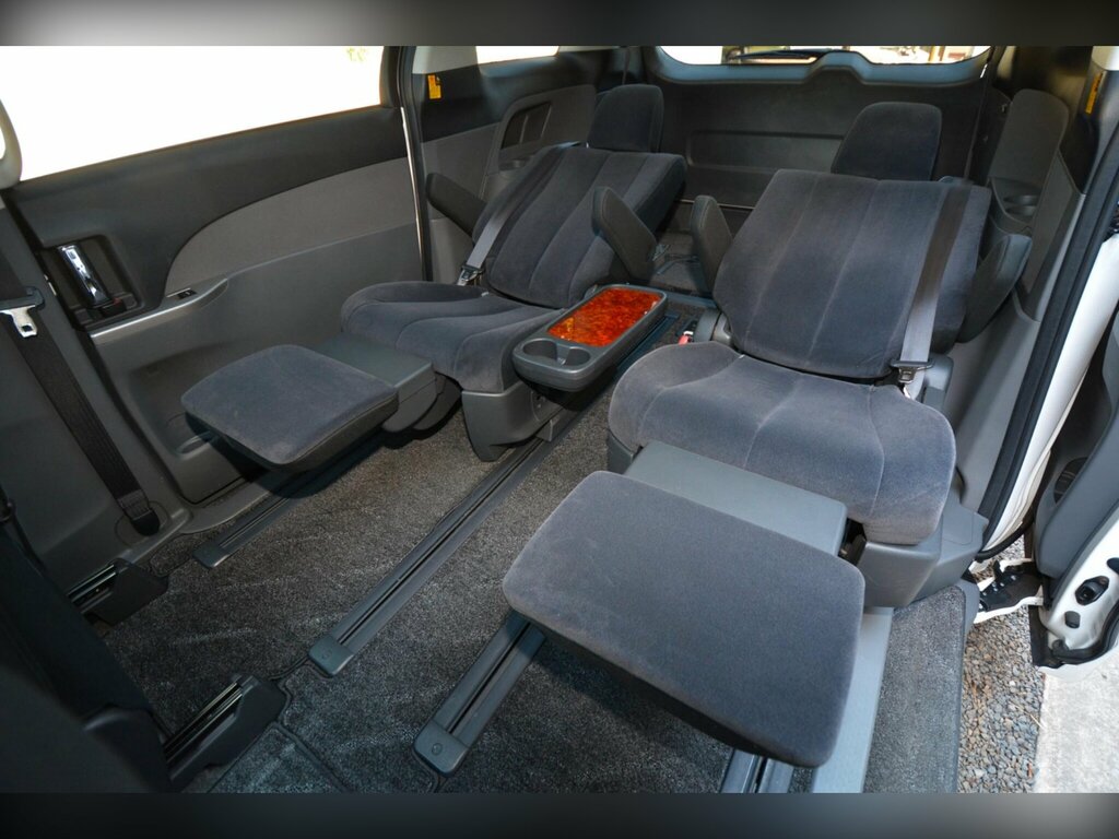 Toyota Estima Mpv Black #32