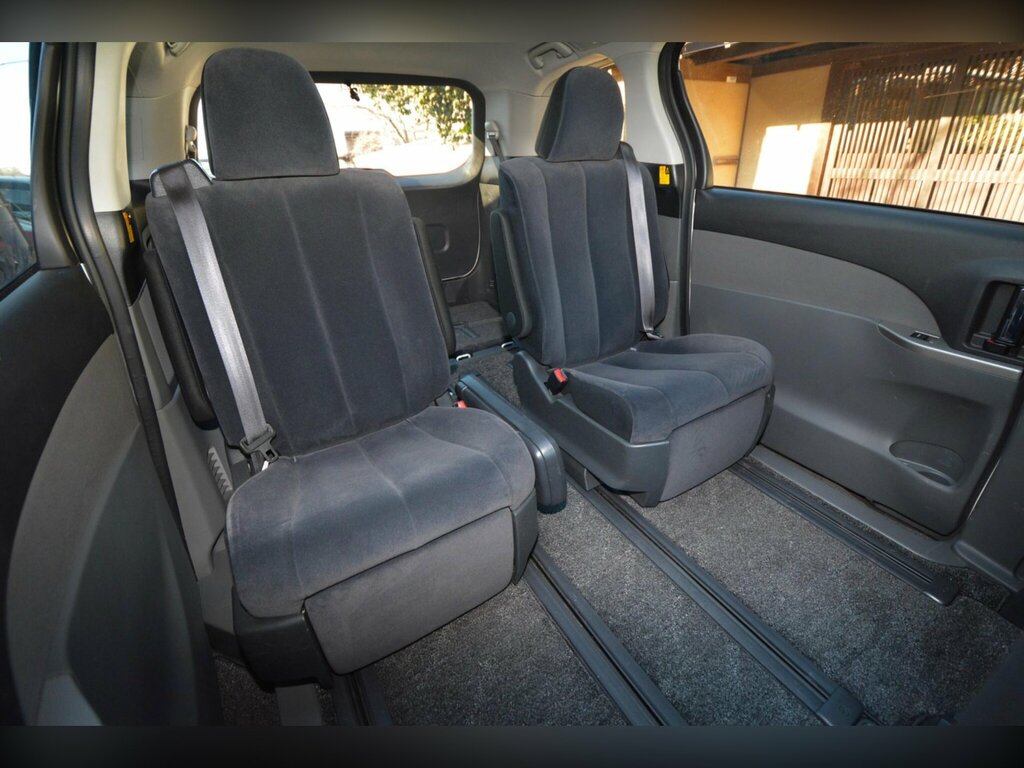 Toyota Estima Mpv Black #23
