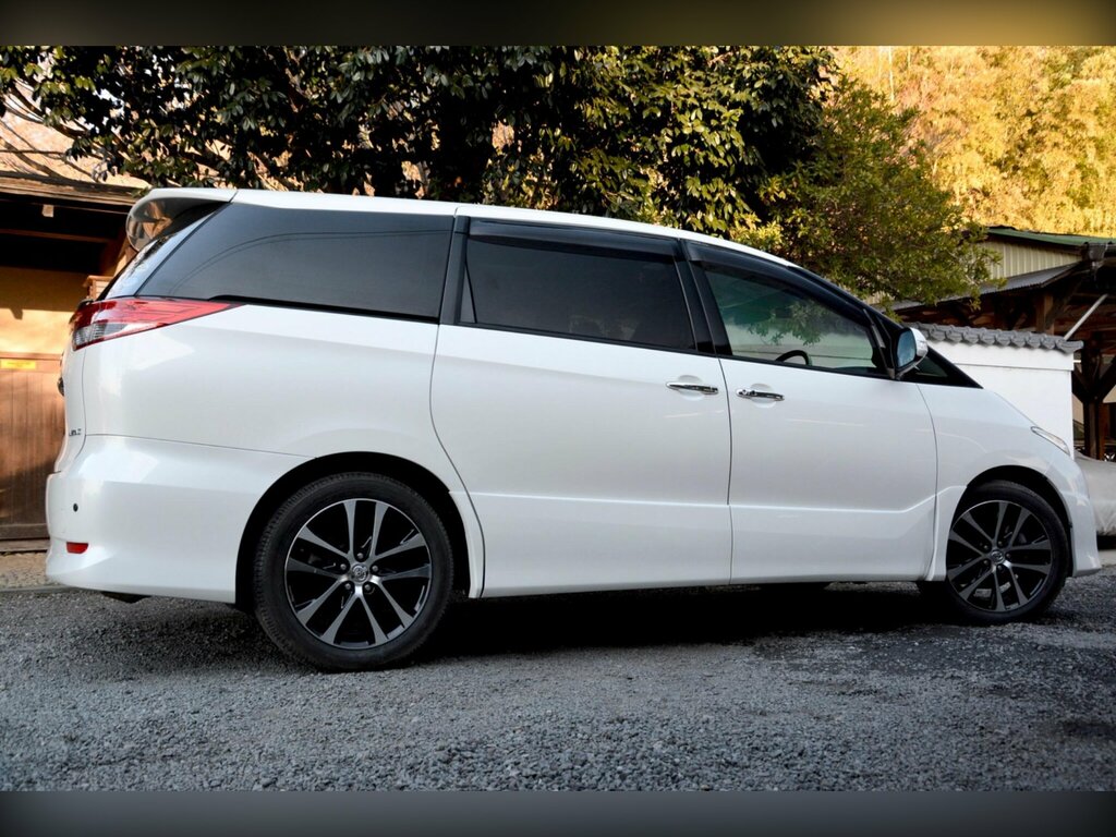Toyota Estima Mpv Black #8