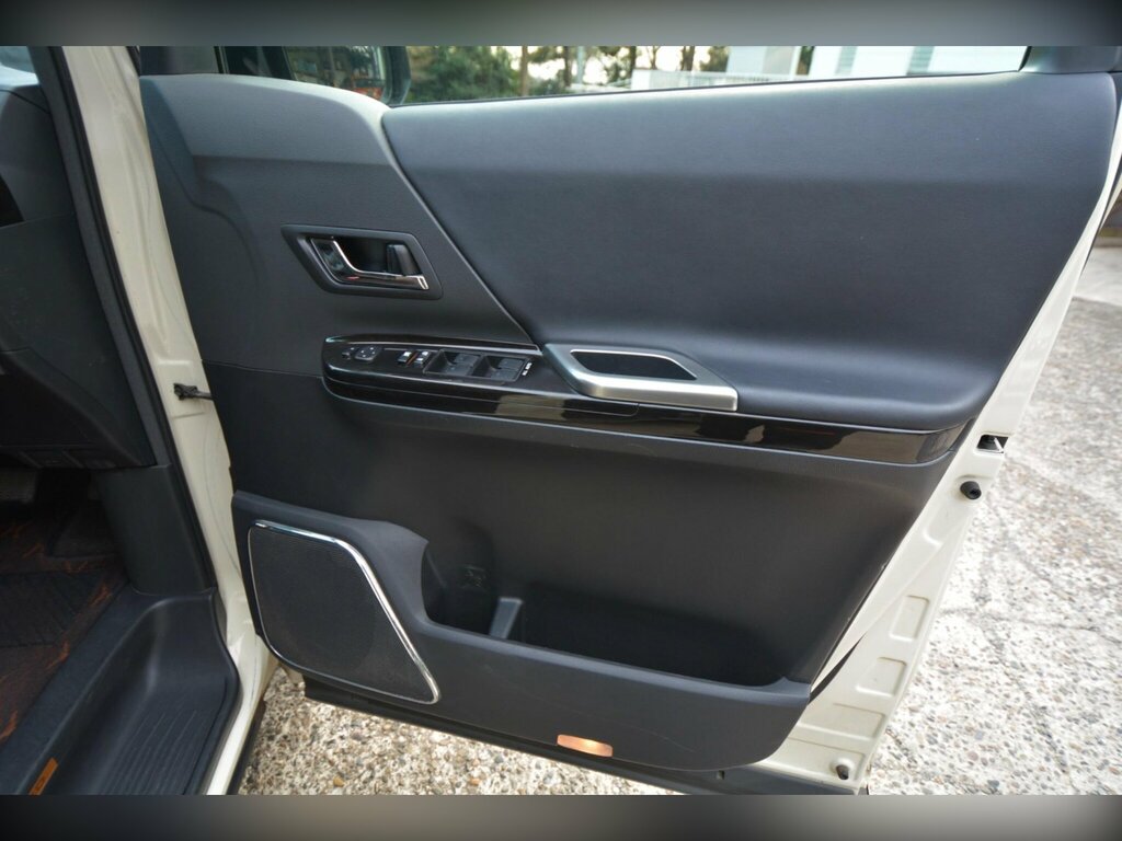 Toyota Alphard 2013 Toyota Alphardnbsprear Cam Ulez Super Gr White #22